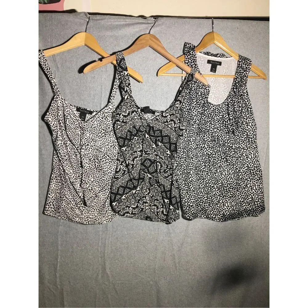 Lot of 3 Womens WHBM Tank Top Black and White Abstract Ruffles Casual Date Night